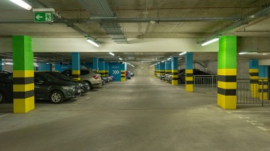 parking podziemny dla samochodów